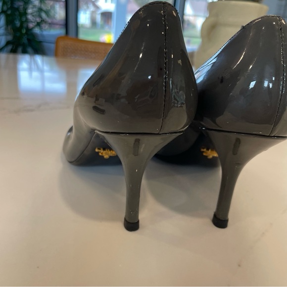 PRADA PATENT LEATHER HEELS - Charcoal Grey - Authentic - Picture 3 of 12